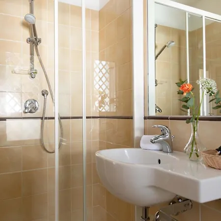 Hotel Arizona 3*