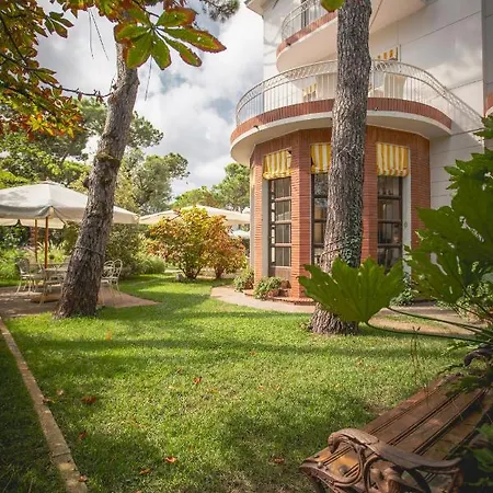 Hotel Arizona 3*