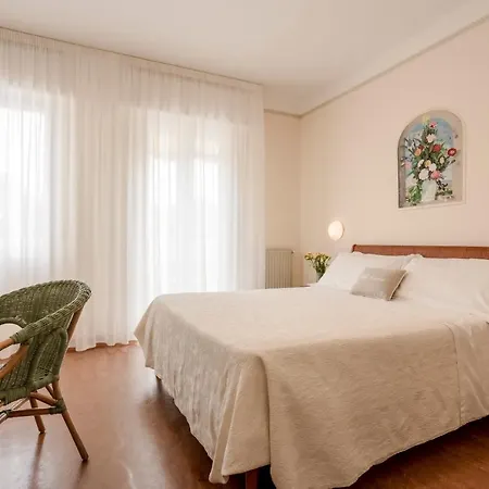 Hotel Arizona 3*